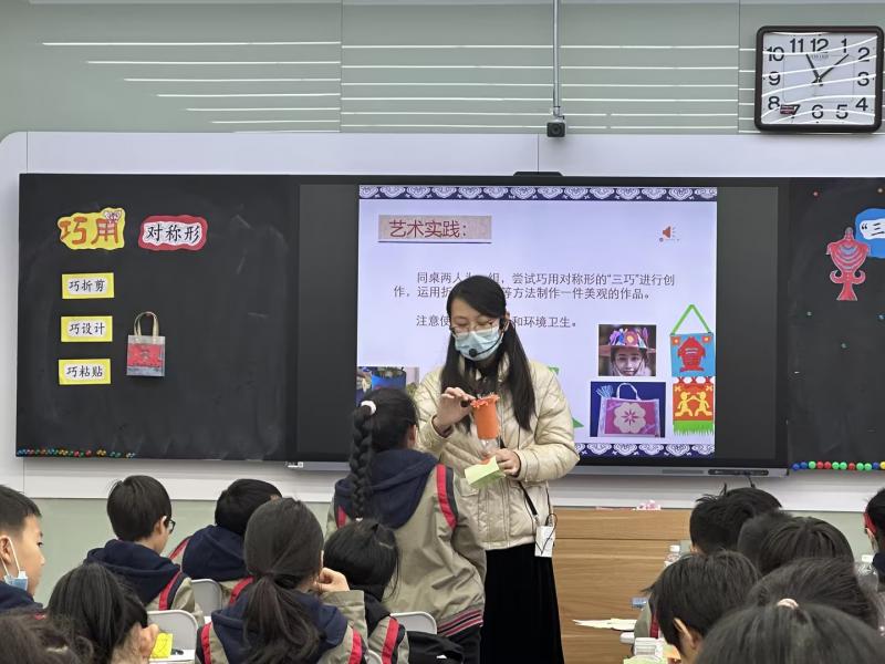 龚冉.jpg 龚冉.jpg