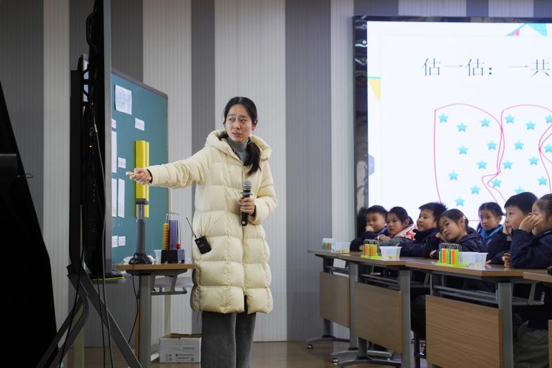 陆秋琪.JPG 陆秋琪.JPG