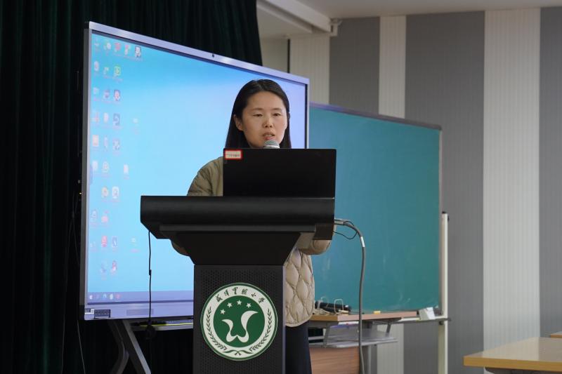 朱秋虹.JPG 朱秋虹.JPG